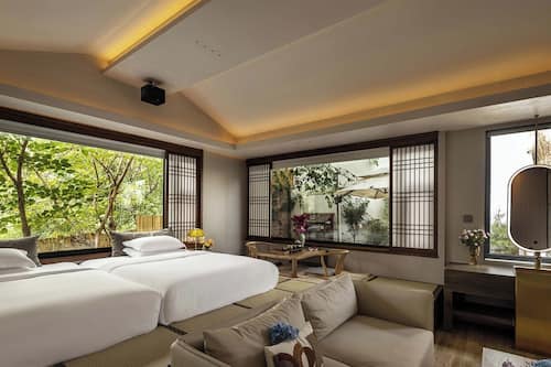 Luxury-Zweibettzimmer | Verdunkelungsvorhänge, schallisolierte Zimmer, kostenloses WLAN