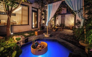 Family Double Room | Deep-soaking bathtub