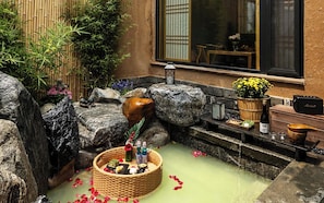Senior Double Room | Deep soaking bathtub - Beijing Nanshan Yanyu Song Hot Spring Holiday Homestay (Beijing)