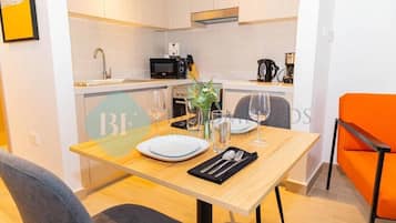 Leilighet, balkong, parkutsikt | Spiseområde