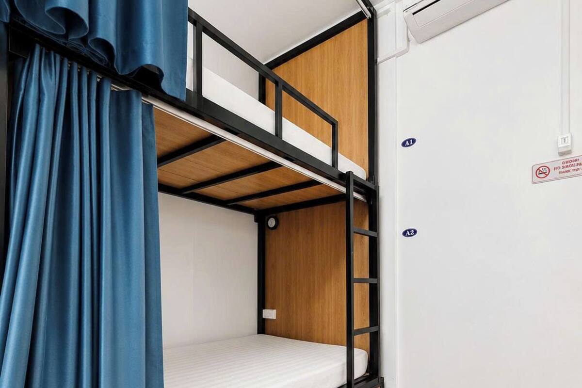 Dormitorio compartido Confort, vistas a la ciudad | Colchones con acolchado adicional, escritorio, wifi gratis
