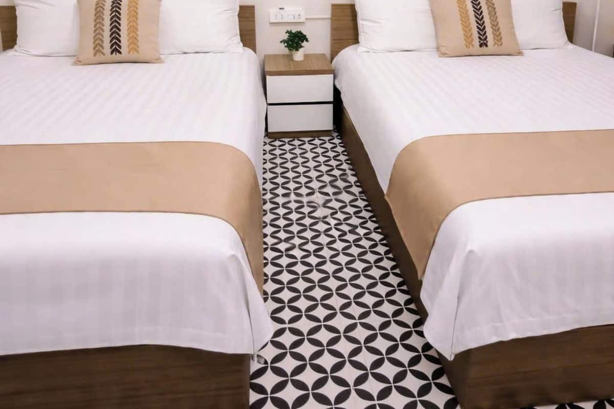 Deluxe Family Room | Pillowtop beds, desk, free WiFi, bed sheets