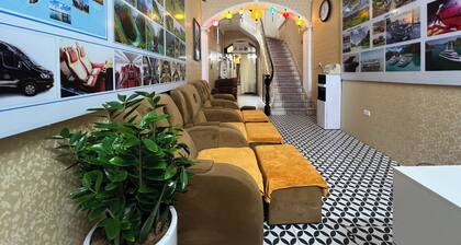 Golden Lotus Hostel & Spa Hang Dao Night Market