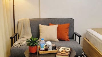 Materassi a doppio strato, una scrivania, Wi-Fi gratuito, lenzuola