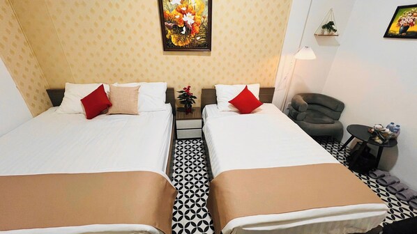 Deluxe Double or Twin Room | Pillowtop beds, desk, free WiFi, bed sheets