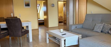 テレビ、卓球台