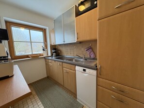 Fridge, microwave, dishwasher, coffee/tea maker - Jacobihof - Strandhafer - 3-room apartment close to the beach in a quiet cul-de-sac location (Dahme)