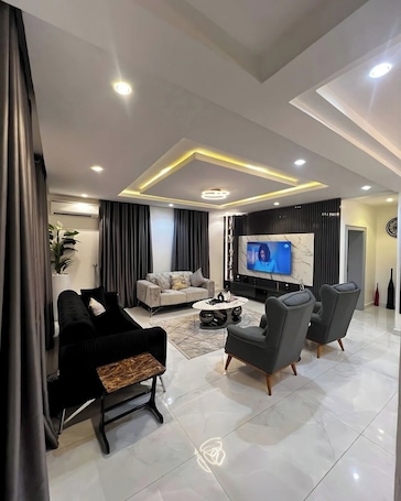 家庭房, 阳台, 城市景观 | 起居区. Jives豪华套房