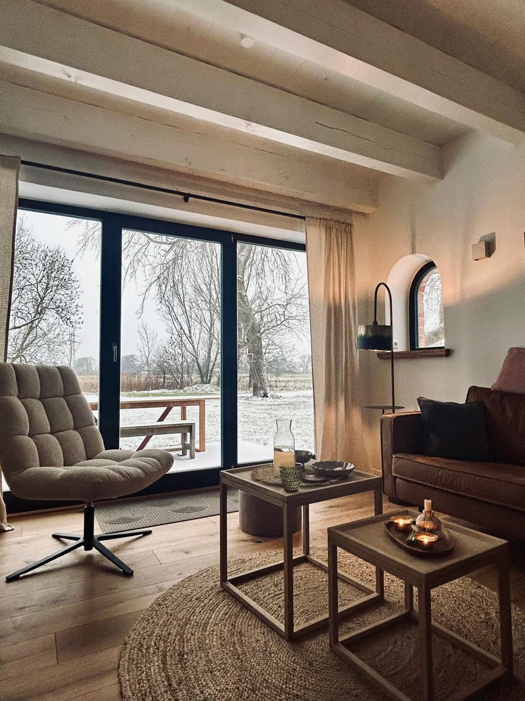 Fernseher, Tischtennisplatte