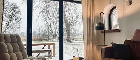 Télévision, table de tennis de table