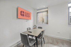 Apartament (One-Bedroom Apartment)