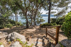 Property grounds - Villa La Girelière - Cala Rossa Estate (Lecci)