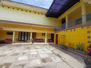 Exterior - Irma Guest House (Malang)