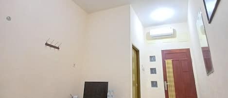 Chambre Deluxe double, vue sur la cour intérieure | Literie hypoallergénique, bureau, rideaux d’obscurcissement