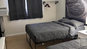 Quarto casal básico | Wi-Fi de cortesia