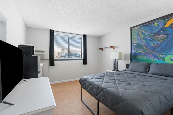 Basic Double Room | Bathroom | Free toiletries, towels, soap, shampoo