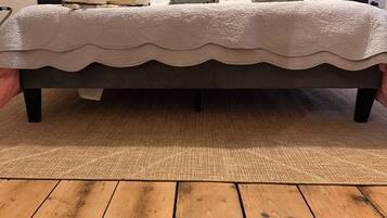 3 bedrooms, desk, iron/ironing board, travel crib
