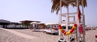 Villa Sara, wonderful modern style villa 8 beds with garden