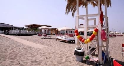 Villa Sara, wonderful modern style villa 8 beds with garden