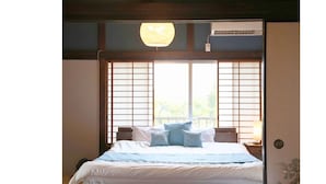 Room - Stopover Between Tokyo&Osaka/ Traditional House/ Live Like a Local/ King Bed (Fudabacho, Hiratsukashi)