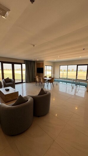 Villa, 4 Bedrooms | Living area