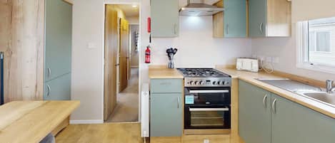 Fridge, oven, stovetop, toaster