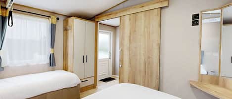 2 bedrooms