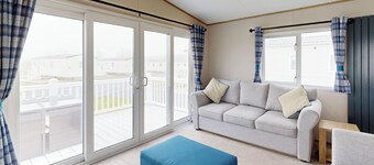 Gold 3 Bedroom Holiday Home Pet