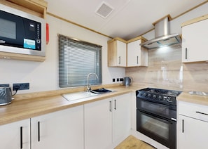 Fridge, oven, stovetop, toaster