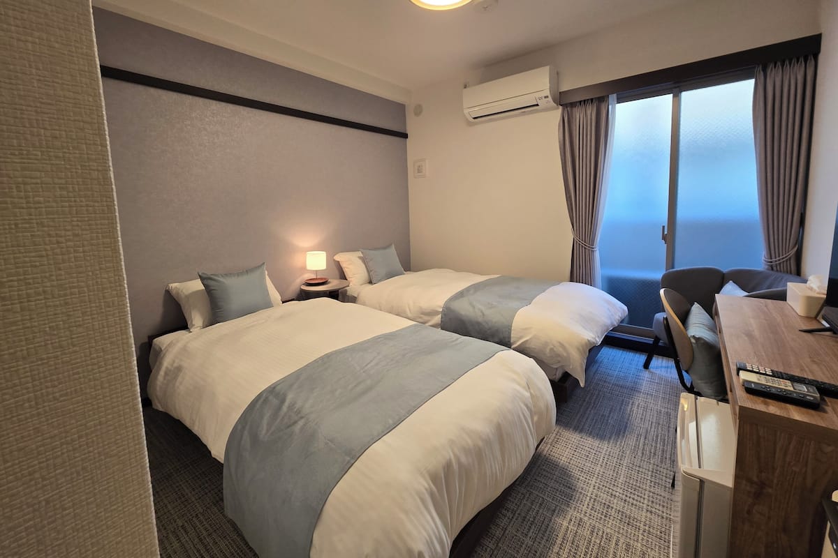 Basic Twin Room, 2 Single Beds | Desk, free WiFi