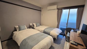Basic Twin Room, 2 Twin Beds | Desk, free WiFi
