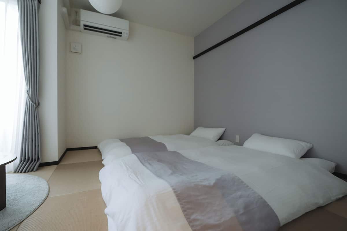 Classic Twin Room | Desk, free WiFi