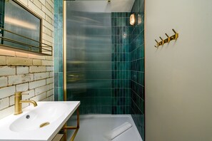 Studio (Superior Studio) | Exterior