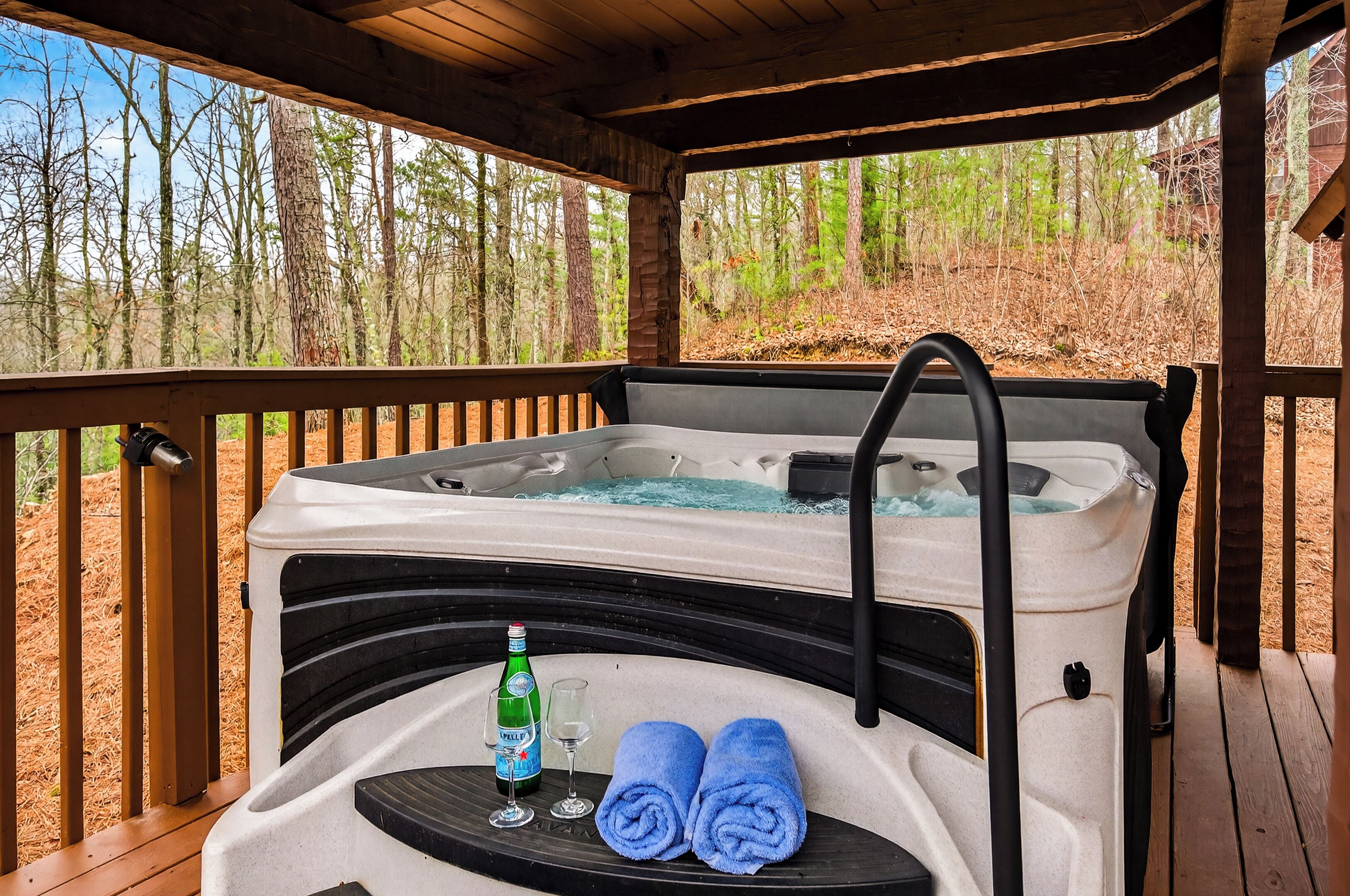 Tina de hidromasaje al aire libre