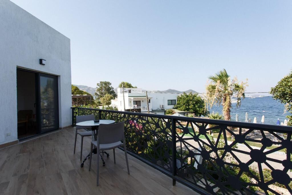 Deluxe Double Room, Balcony, Garden View | Outdoor dining