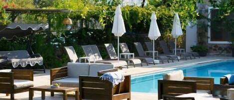 Seasonal outdoor pool