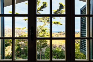 Villa, vista a la colina | Interior