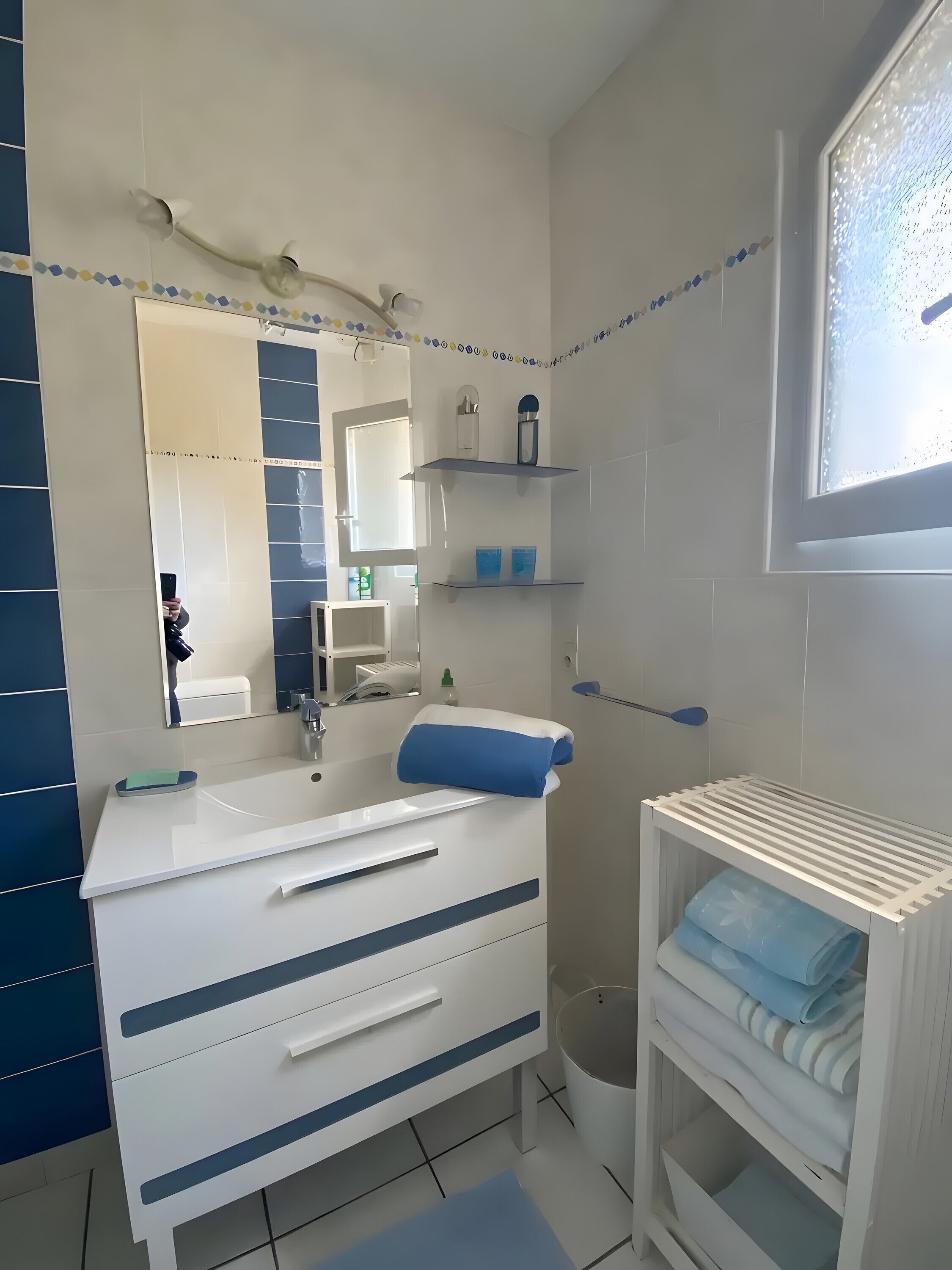 Douche, serviettes fournies