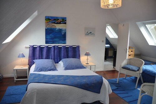 Bed and Breakfast 'Chambre D'hôtes - Suite Turquoise' with Shared Terrace, Private Garden and Wi-Fi
