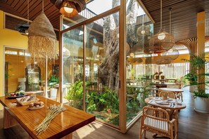 Restaurant - Chaykha Retreat (Chalong)