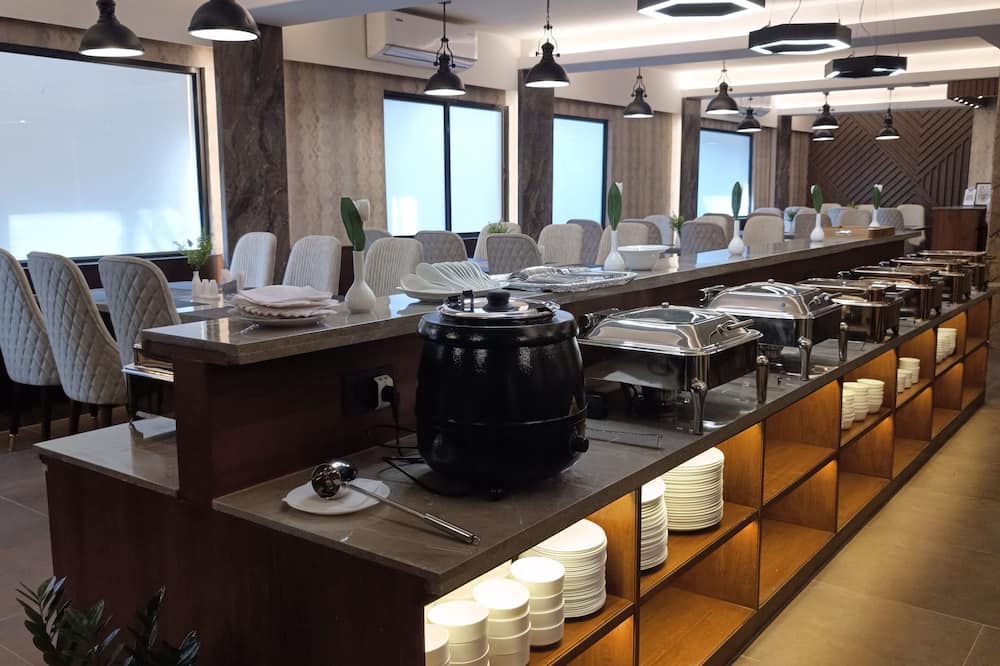 HOTEL MONSOON PALACE