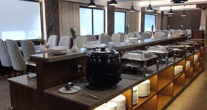 HOTEL MONSOON PALACE