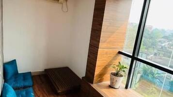 Suite, vista a la ciudad | Interior