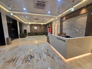 Lobby - Hotel Shree Karni Palace (Tolamal)