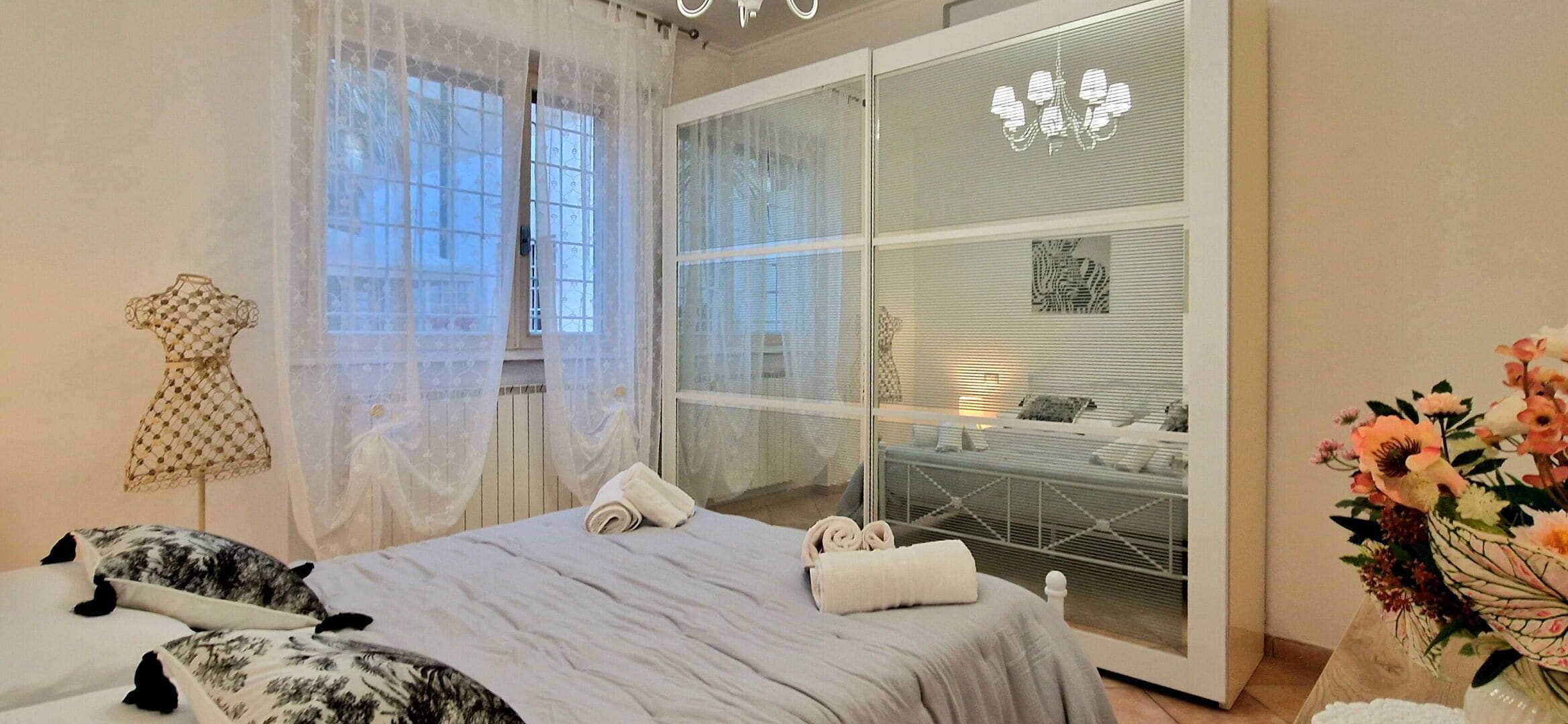 3 bedrooms, iron/ironing board, travel cot, free WiFi