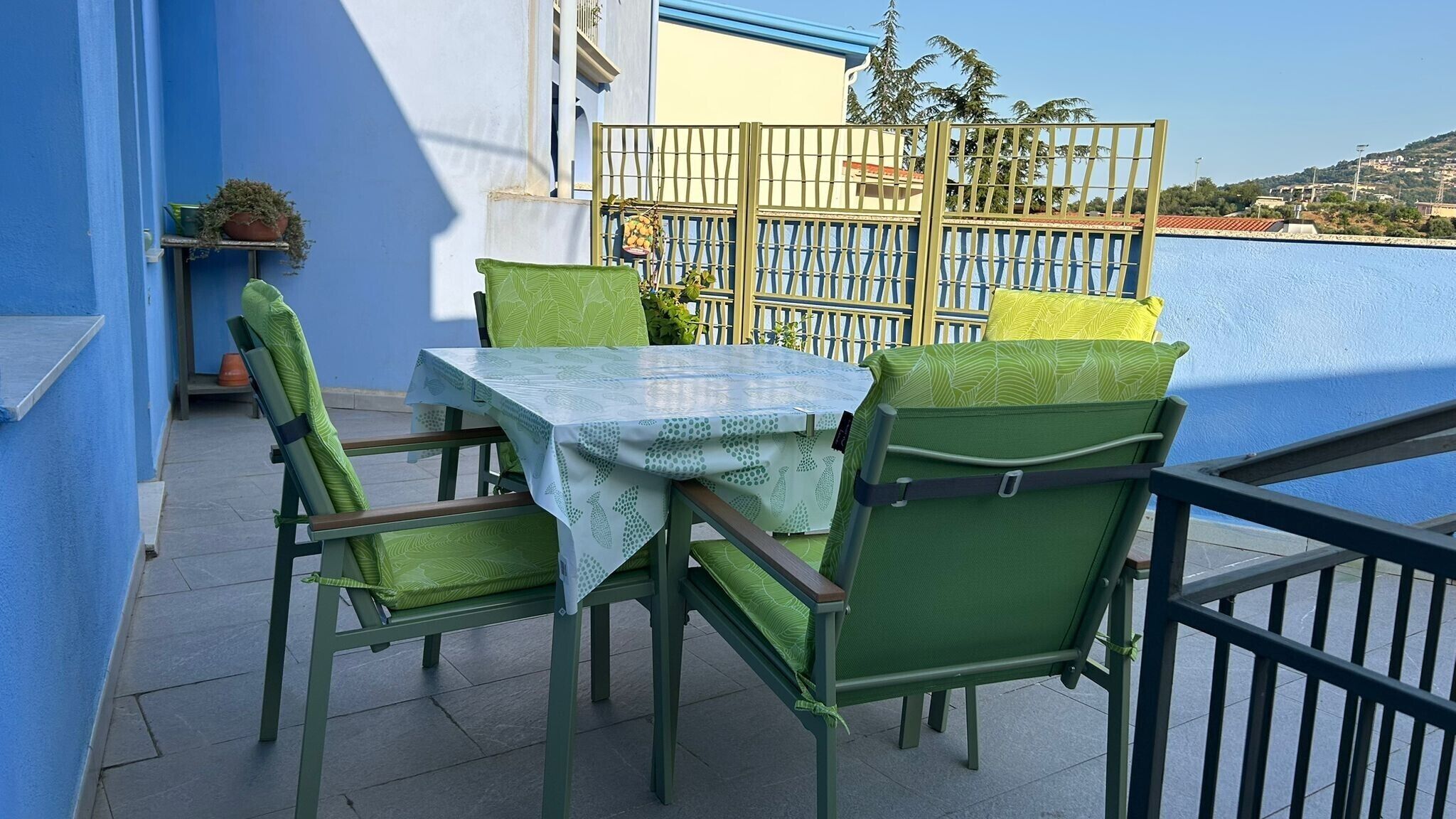 屋外ダイニングエリア