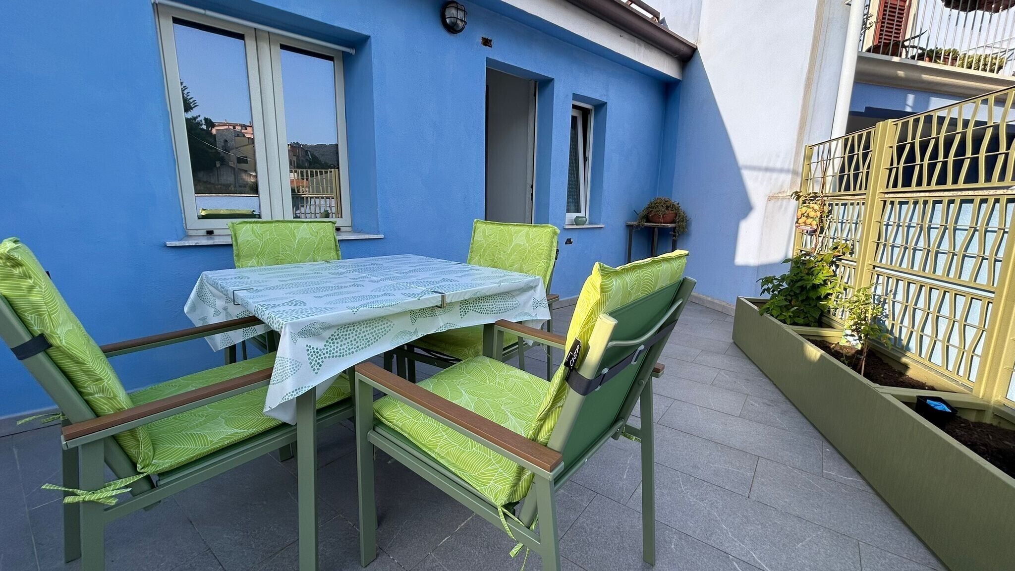 屋外ダイニングエリア