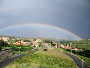 Miscellaneous - Bed and Breakfast 'Chambre D'hôtes Gardette - ' with Mountain View, Balcony and Wi-Fi (Vaux-en-Beaujolais)