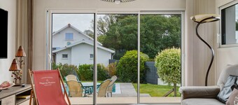 'By the Pool' with Jacuzzi, Walk to Beach, Sleeps 8
