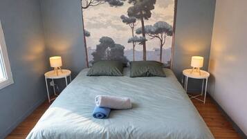 4 chambres, fer et planche à repasser, lit parapluie, Wi-Fi gratuit